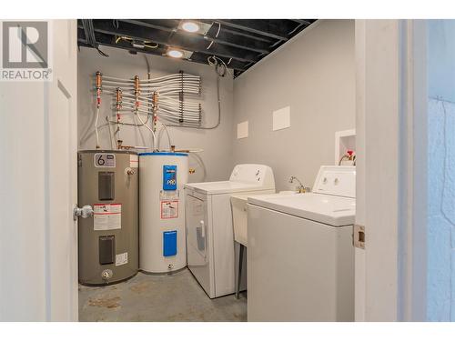 102 Campbell Road, Fruitvale, BC - Indoor Photo Showing Laundry Room