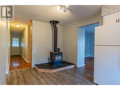 102 Campbell Road, Fruitvale, BC - Indoor With Fireplace