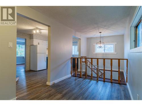 102 Campbell Road, Fruitvale, BC - Indoor Photo Showing Other Room