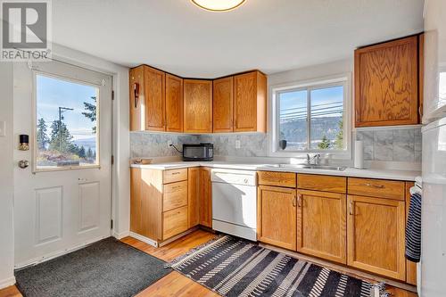 15091 Oyama Road, Lake Country, BC - Indoor Photo Showing Kitchen