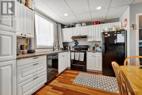 15091 Oyama Road, Lake Country, BC - Indoor Photo Showing Kitchen