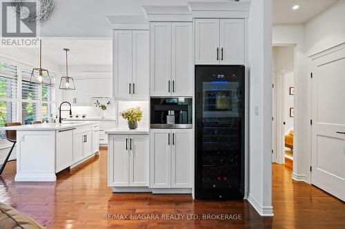 7 - 35 Scullers Way E, St. Catharines (438 - Port Dalhousie), ON - Indoor Photo Showing Kitchen