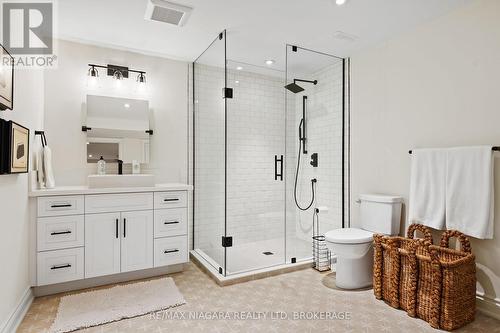 7 - 35 Scullers Way E, St. Catharines (438 - Port Dalhousie), ON - Indoor Photo Showing Bathroom