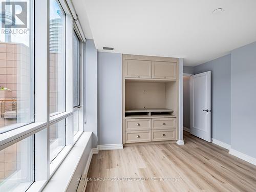 1116 - 211 Queens Quay West, Toronto, ON - Indoor Photo Showing Other Room