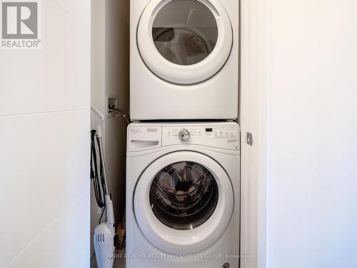 1220 - 460 Adelaide Street E, Toronto, ON - Indoor Photo Showing Laundry Room