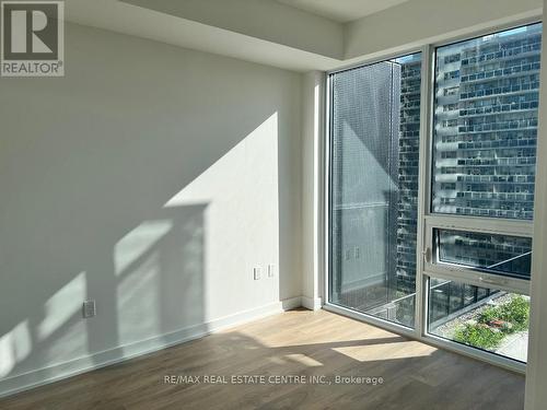 1010 - 127 Broadway Avenue, Toronto, ON - Indoor Photo Showing Other Room