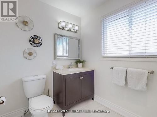 621 Ariel Crescent, Pickering, ON - Indoor Photo Showing Bathroom