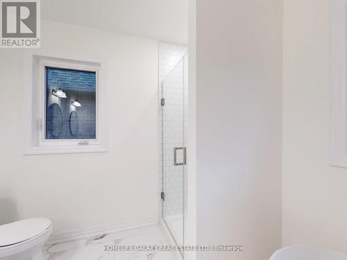 238 Flood Avenue, Clarington, ON - Indoor Photo Showing Bathroom