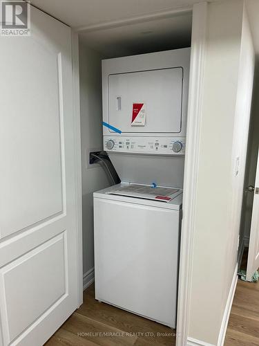 Bsmt - 137 Romanelli Crescent, Bradford West Gwillimbury, ON - Indoor Photo Showing Laundry Room