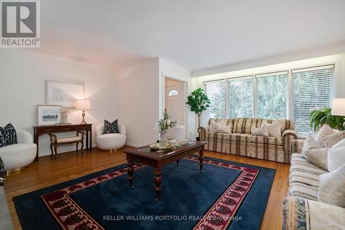 3557 Silverplains Drive, Mississauga, ON - Indoor Photo Showing Living Room