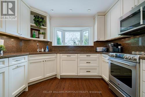 3557 Silverplains Drive, Mississauga, ON - Indoor Photo Showing Kitchen