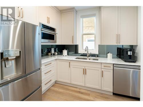 1584 Malbec Place, West Kelowna, BC - Indoor Photo Showing Kitchen