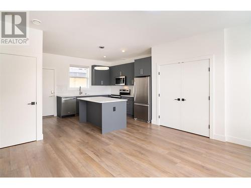 1584 Malbec Place, West Kelowna, BC - Indoor Photo Showing Kitchen