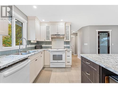 505 Mugford Road, Kelowna, BC - Indoor Photo Showing Kitchen With Double Sink