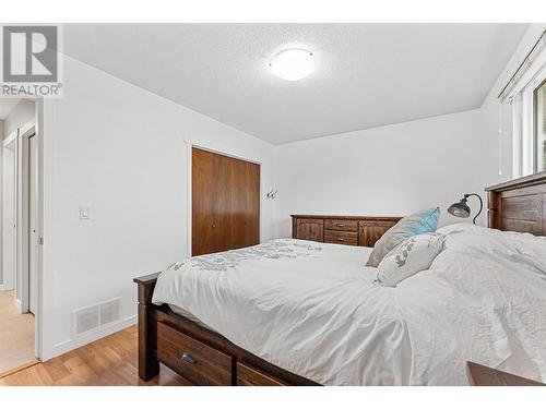 505 Mugford Road, Kelowna, BC - Indoor Photo Showing Bedroom