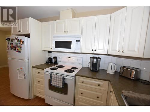 458 Ibis Avenue, Vernon, BC - Indoor Photo Showing Kitchen