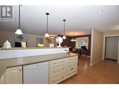 458 Ibis Avenue, Vernon, BC - Indoor Photo Showing Kitchen