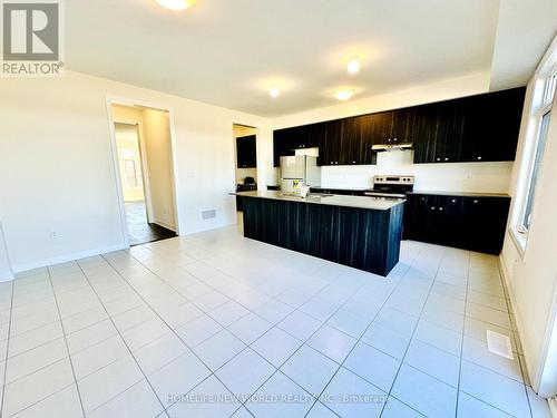 1116 Pisces Trail, Pickering, ON - Indoor Photo Showing Kitchen