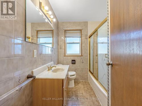 Upper - 73 Barrymore Road, Toronto, ON - Indoor Photo Showing Bathroom