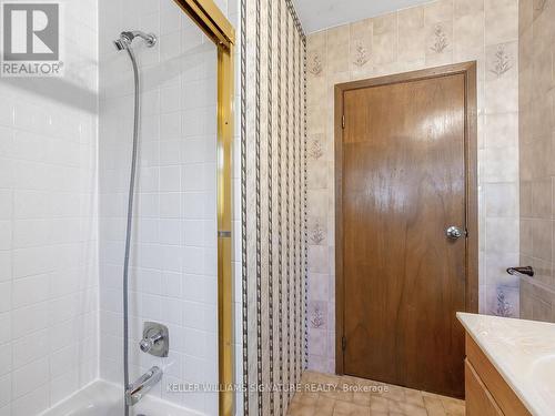 Upper - 73 Barrymore Road, Toronto, ON - Indoor Photo Showing Bathroom