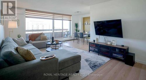 1609 - 1210 Radom Street, Pickering, ON - Indoor Photo Showing Living Room