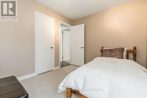 279 Anne Street N, Barrie, ON - Indoor Photo Showing Bedroom