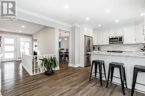 279 Anne Street N, Barrie, ON - Indoor Photo Showing Kitchen With Upgraded Kitchen