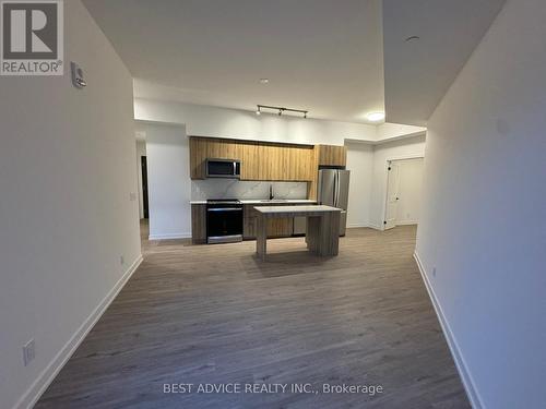 1207 - 56 Lakeside Terrace, Barrie, ON - Indoor Photo Showing Kitchen