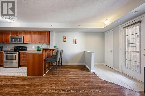 108 - 37 Four Winds Drive, Toronto, ON - Indoor Photo Showing Kitchen