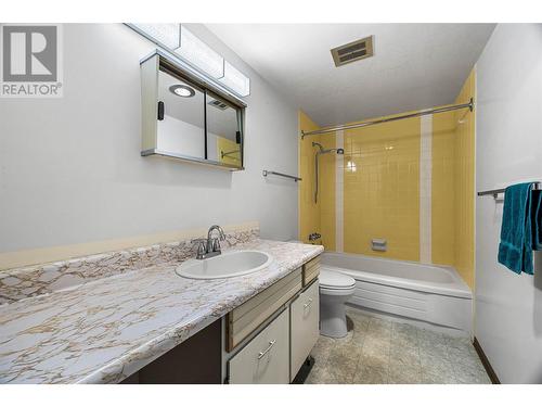 137 Mcgill Road Unit# 73, Kamloops, BC - Indoor Photo Showing Bathroom