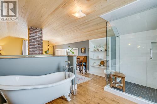 4103 30 Street, Vernon, BC - Indoor Photo Showing Bathroom