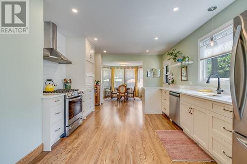 4103 30 Street, Vernon, BC - Indoor Photo Showing Kitchen With Upgraded Kitchen