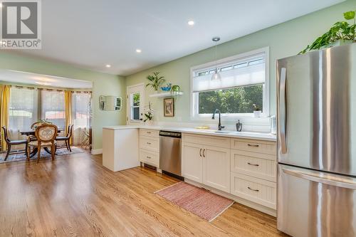 4103 30 Street, Vernon, BC - Indoor Photo Showing Kitchen