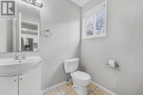 257 Charles Street W, Ingersoll, ON - Indoor Photo Showing Bathroom