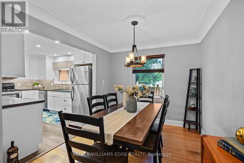 2182 Clarendon Park Drive, Burlington, ON - Indoor Photo Showing Dining Room