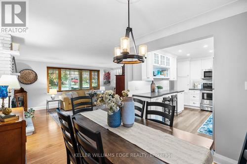 2182 Clarendon Park Drive, Burlington, ON - Indoor Photo Showing Dining Room