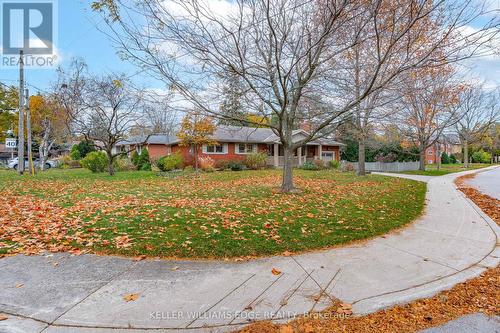 2182 Clarendon Park Drive, Burlington, ON - Outdoor