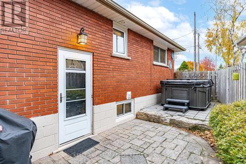 2182 Clarendon Park Drive, Burlington, ON - Outdoor With Exterior