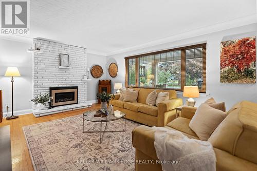 2182 Clarendon Park Drive, Burlington, ON - Indoor Photo Showing Living Room With Fireplace