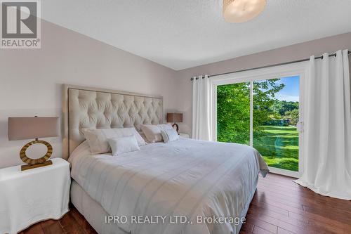 993608 Mono-Adjala Townline, Mono, ON - Indoor Photo Showing Bedroom