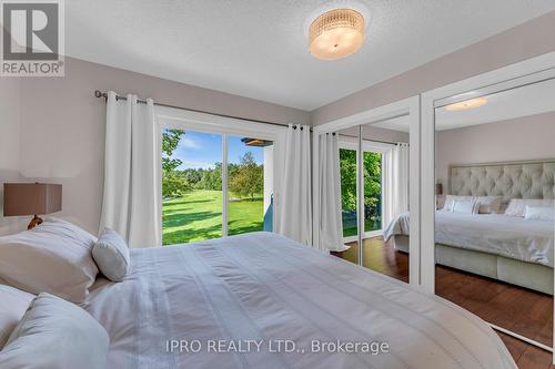 993608 Mono-Adjala Townline, Mono, ON - Indoor Photo Showing Bedroom