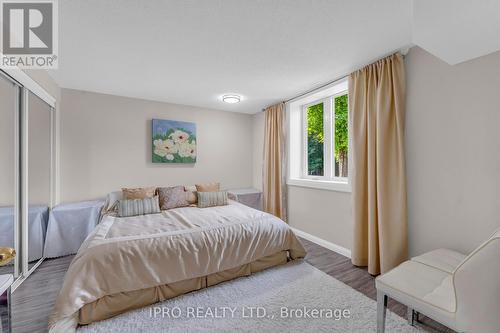 993608 Mono-Adjala Townline, Mono, ON - Indoor Photo Showing Bedroom