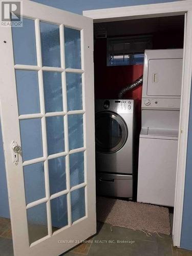 132 Carlton Street, St. Catharines, ON - Indoor Photo Showing Laundry Room