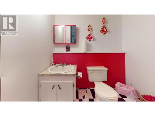 710 Rolph Street, Quesnel, BC - Indoor Photo Showing Bathroom