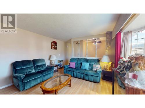 710 Rolph Street, Quesnel, BC - Indoor Photo Showing Living Room