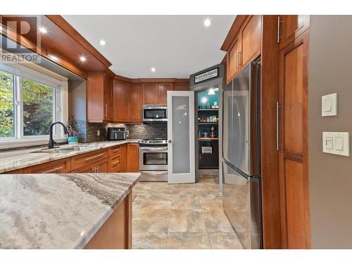 2604 Wild Horse Drive, West Kelowna, BC - Indoor Photo Showing Kitchen With Stainless Steel Kitchen