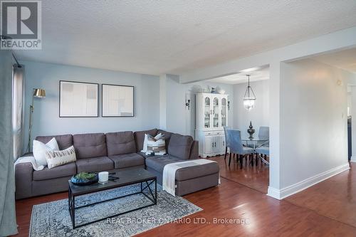 116 - 116 Baronwood Court, Brampton, ON - Indoor Photo Showing Living Room