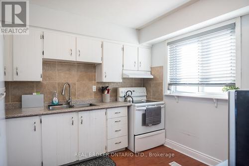 116 - 116 Baronwood Court, Brampton, ON - Indoor Photo Showing Kitchen With Double Sink