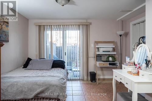 116 - 116 Baronwood Court, Brampton, ON - Indoor Photo Showing Bedroom