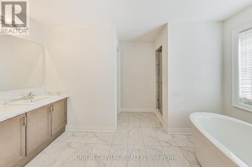 144 Mondial Crescent, East Gwillimbury, ON - Indoor Photo Showing Bathroom